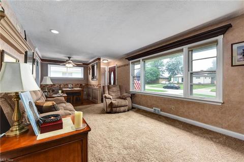 10141 Moore Dr, Parma, OH 44130 photo 6