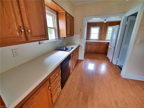 6 E Parkcliff Ave, Struthers, OH 44471 photo 9
