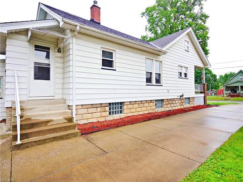 6 E Parkcliff Ave, Struthers, OH 44471 photo 4