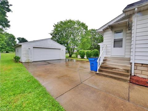 6 E Parkcliff Ave, Struthers, OH 44471 photo 7