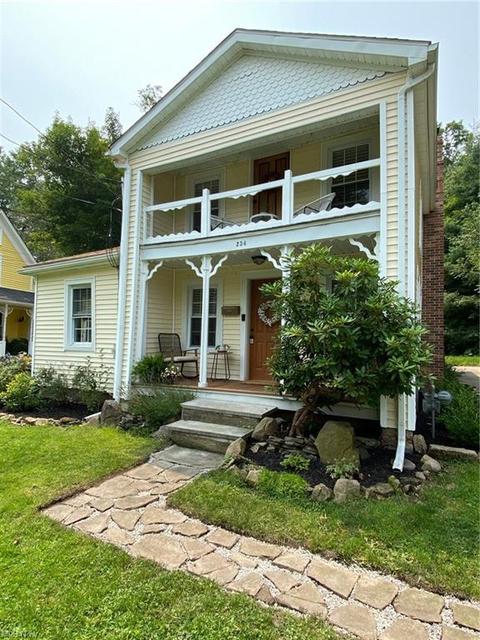 234 E King St, Chardon, OH 44024 photo 2