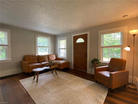 234 E King St, Chardon, OH 44024 photo 5