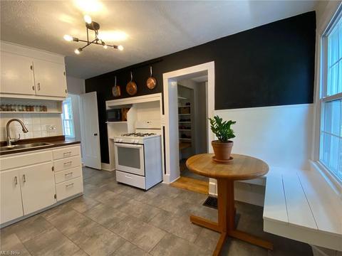 234 E King St, Chardon, OH 44024 photo 11