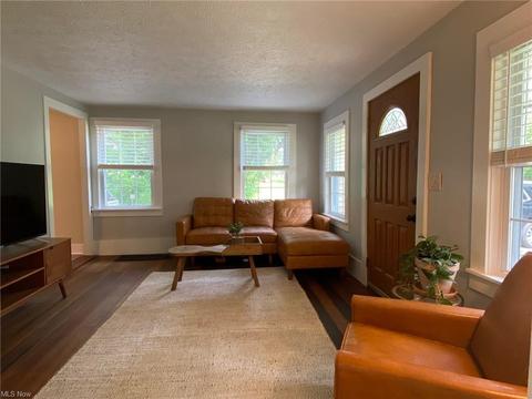 234 E King St, Chardon, OH 44024 photo 6