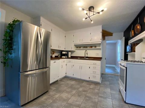 234 E King St, Chardon, OH 44024 photo 10