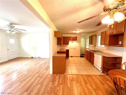 9424 Annette Dr, Windham, OH 44288 photo 5