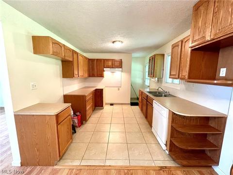 9424 Annette Dr, Windham, OH 44288 photo 6