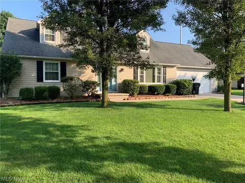 261 Crestview Dr, Elyria, OH 44035 photo 1