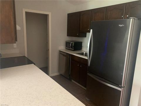103 Bentley Dr, Elyria, OH 44035 photo 5