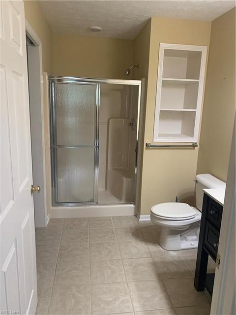 103 Bentley Dr, Elyria, OH 44035 photo 4