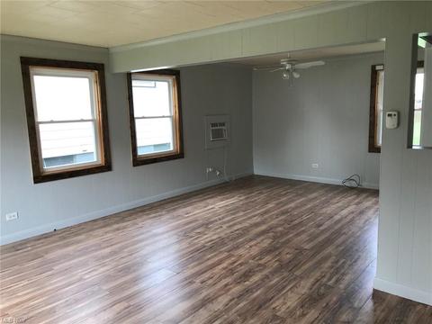 3043 Latimer Ave, Ashtabula, OH 44004 photo 3
