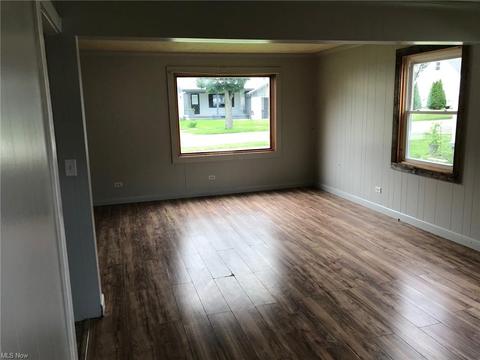 3043 Latimer Ave, Ashtabula, OH 44004 photo 4