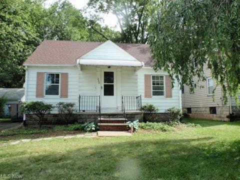 350 E 46th St, Lorain, OH 44052 photo 1