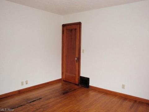 350 E 46th St, Lorain, OH 44052 photo 10
