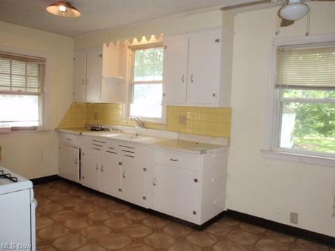 350 E 46th St, Lorain, OH 44052 photo 7
