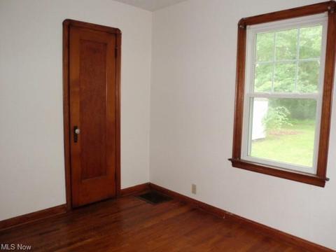 350 E 46th St, Lorain, OH 44052 photo 12