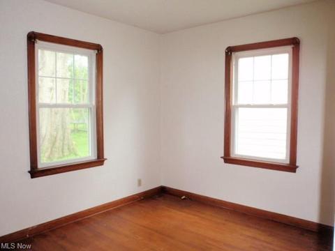 350 E 46th St, Lorain, OH 44052 photo 11