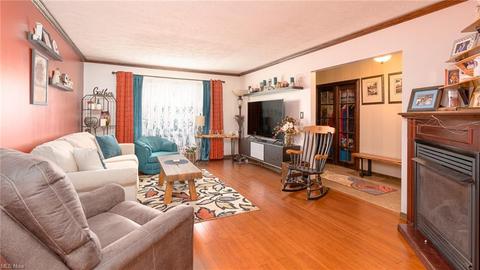 5541 Sequoia Dr, Parma, OH 44134 photo 5