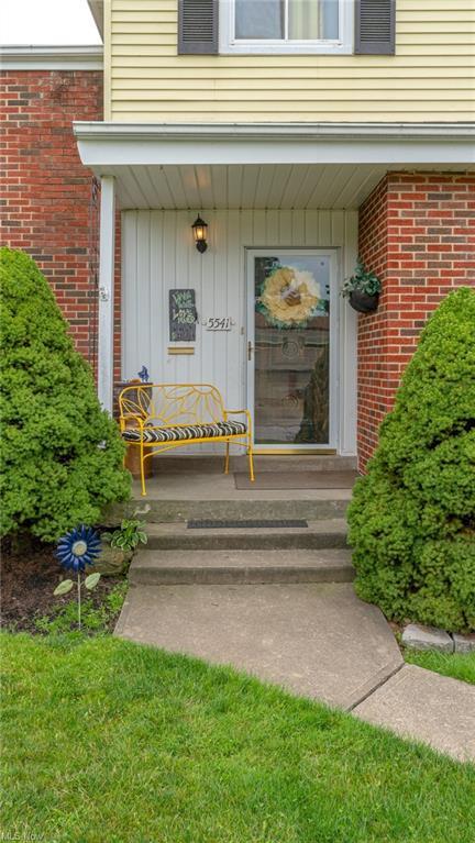 5541 Sequoia Dr, Parma, OH 44134 photo 3