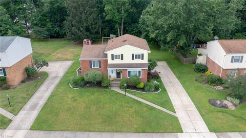 5541 Sequoia Dr, Parma, OH 44134 photo 1