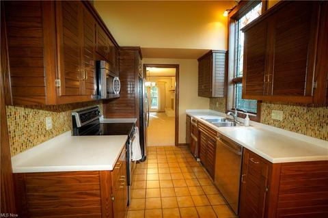 6134 Cedar Ln NW, Canton, OH 44708 photo 8