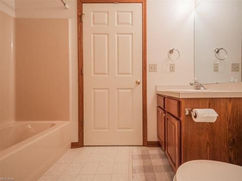 110 Bentley Dr, Elyria, OH 44035 photo 15