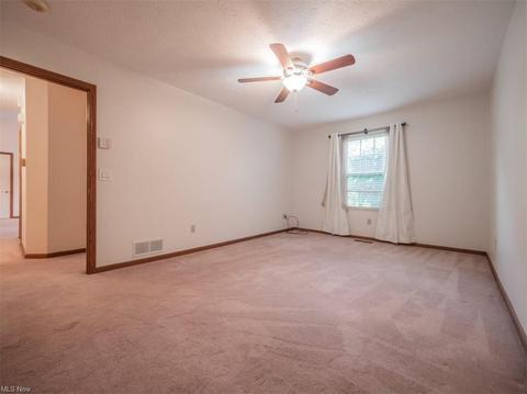 110 Bentley Dr, Elyria, OH 44035 photo 9