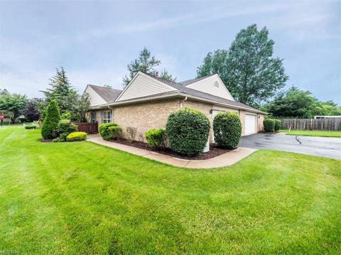 110 Bentley Dr, Elyria, OH 44035 photo 1
