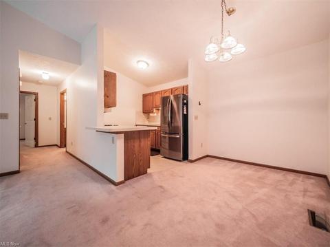110 Bentley Dr, Elyria, OH 44035 photo 5