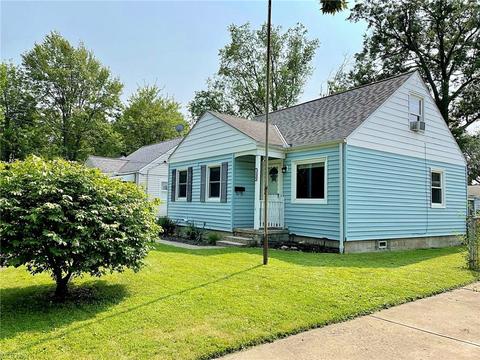 1226 Cedar Dr, Lorain, OH 44052 photo 3