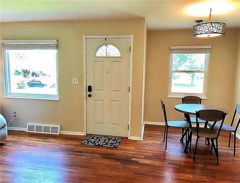 1226 Cedar Dr, Lorain, OH 44052 photo 6