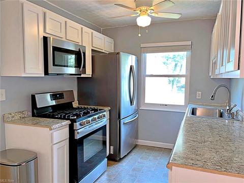 1226 Cedar Dr, Lorain, OH 44052 photo 7