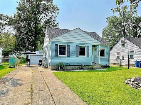 1226 Cedar Dr, Lorain, OH 44052 photo 1