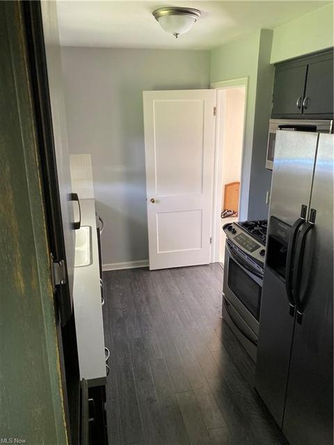 2458 E 37th Street Oval, Lorain, OH 44055 photo 6