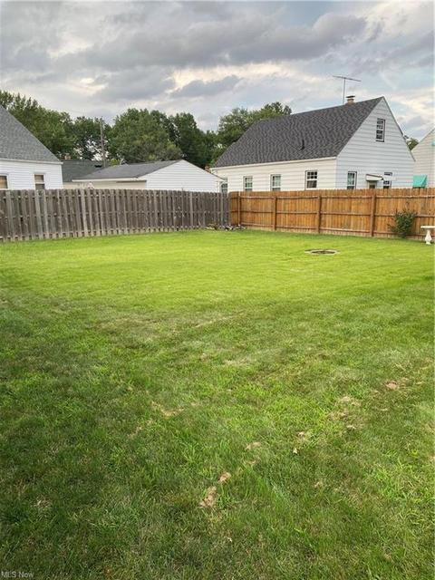 2458 E 37th Street Oval, Lorain, OH 44055 photo 12
