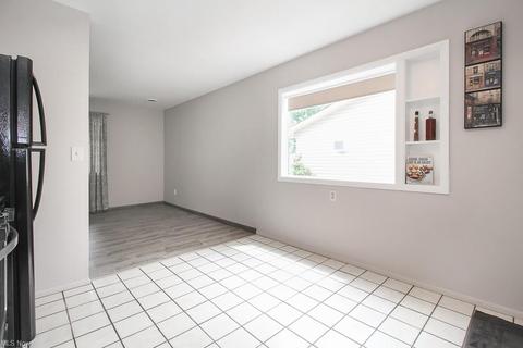 435 Walnut Dr, Berea, OH 44017 photo 7