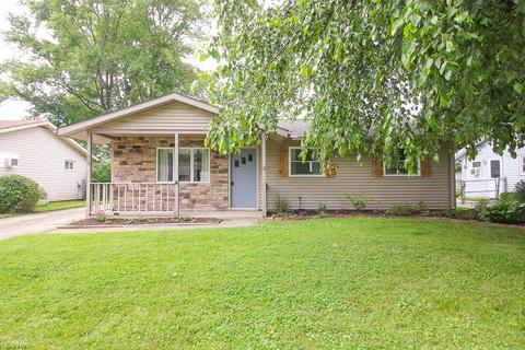 435 Walnut Dr, Berea, OH 44017 photo 1