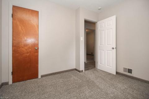 435 Walnut Dr, Berea, OH 44017 photo 16