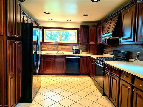 418 E 305th St, Willowick, OH 44095 photo 15