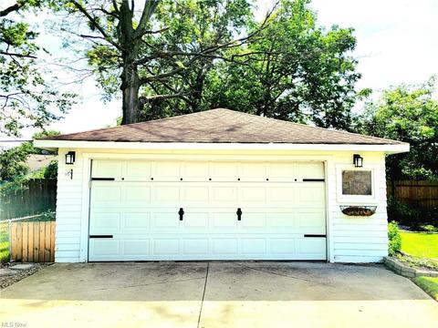 418 E 305th St, Willowick, OH 44095 photo 5