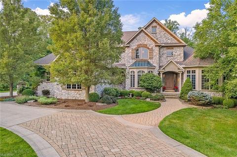 37495 Broadstone Dr, Solon, OH 44139 photo 1