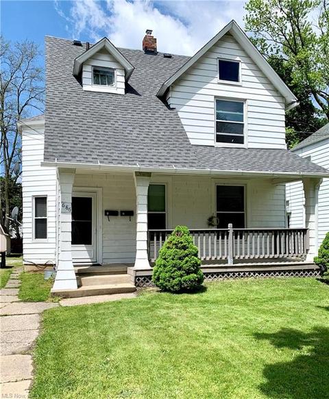 686 Schiller Ave, Akron, OH 44310 photo 1