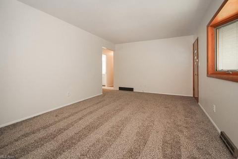 1505 Scenic Way, Akron, OH 44310 photo 4