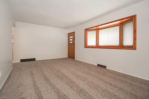 1505 Scenic Way, Akron, OH 44310 photo 3