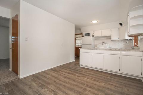 1505 Scenic Way, Akron, OH 44310 photo 6