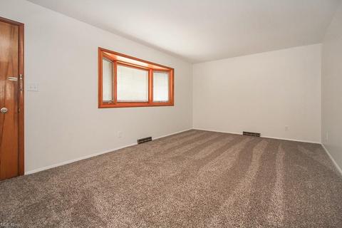 1505 Scenic Way, Akron, OH 44310 photo 2