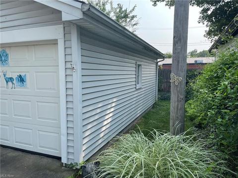 128 Grove Dr, Ashtabula, OH 44004 photo 5