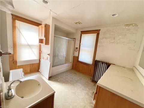 1949 E 32nd St, Lorain, OH 44055 photo 10