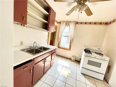 1949 E 32nd St, Lorain, OH 44055 photo 3