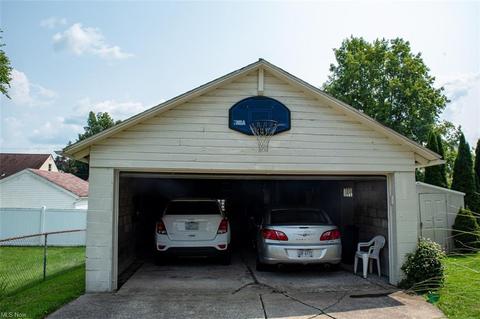 76 Harvey, Struthers, OH 44471 photo 4